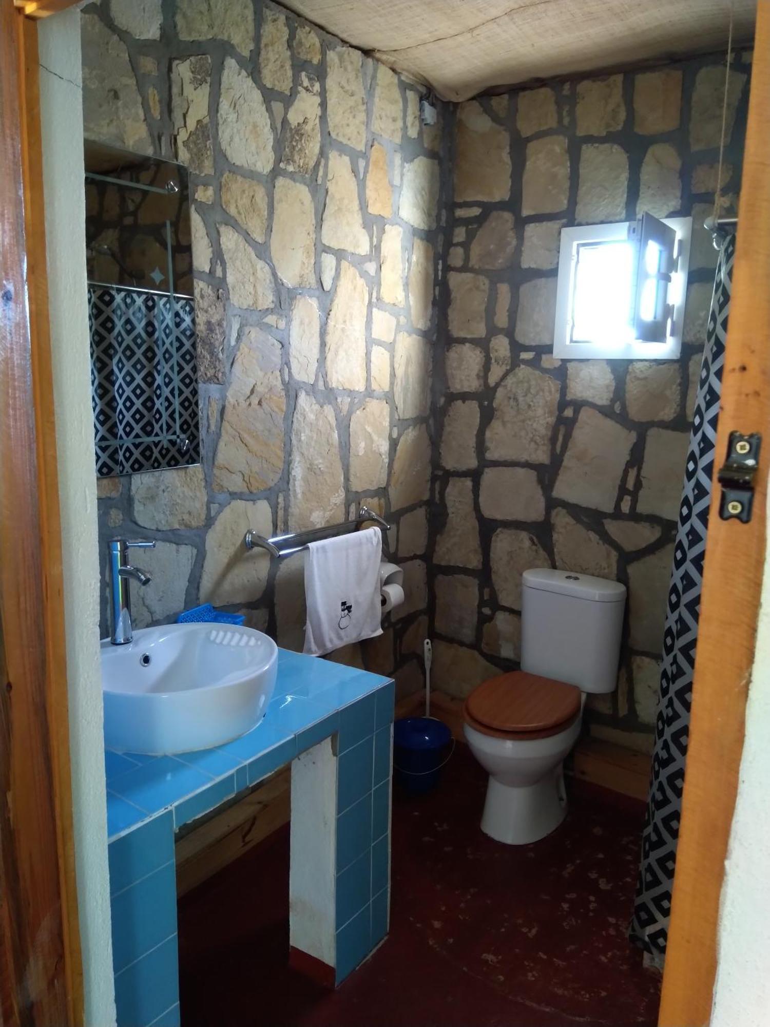 Chambre D'Hote Ristorante Pizzeria Liberta Ranohira Exterior foto